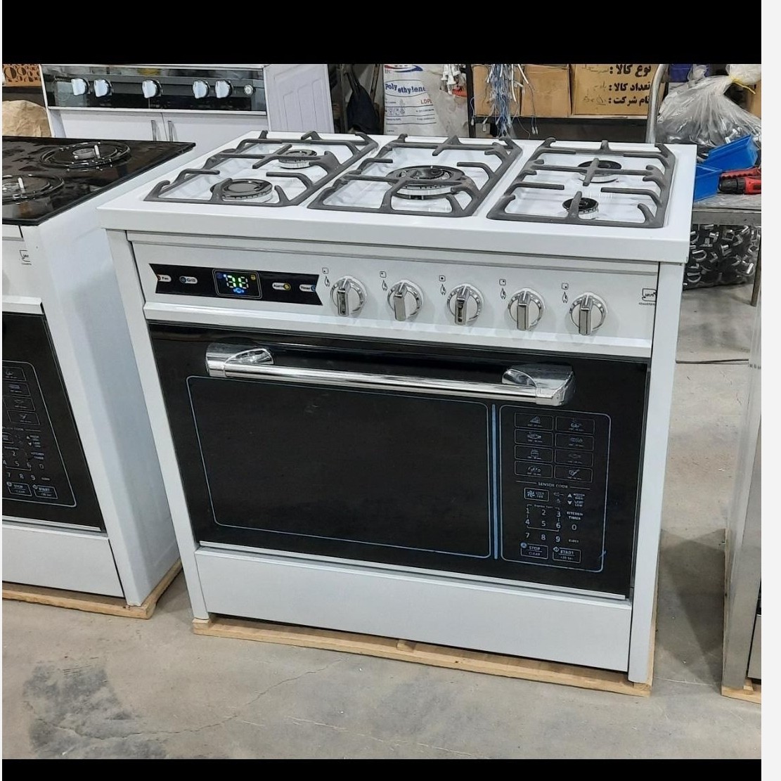 اجاق گاز طرح فر تک درب مدل m18(هزینه ارسال بصورت پس کرایه هست)